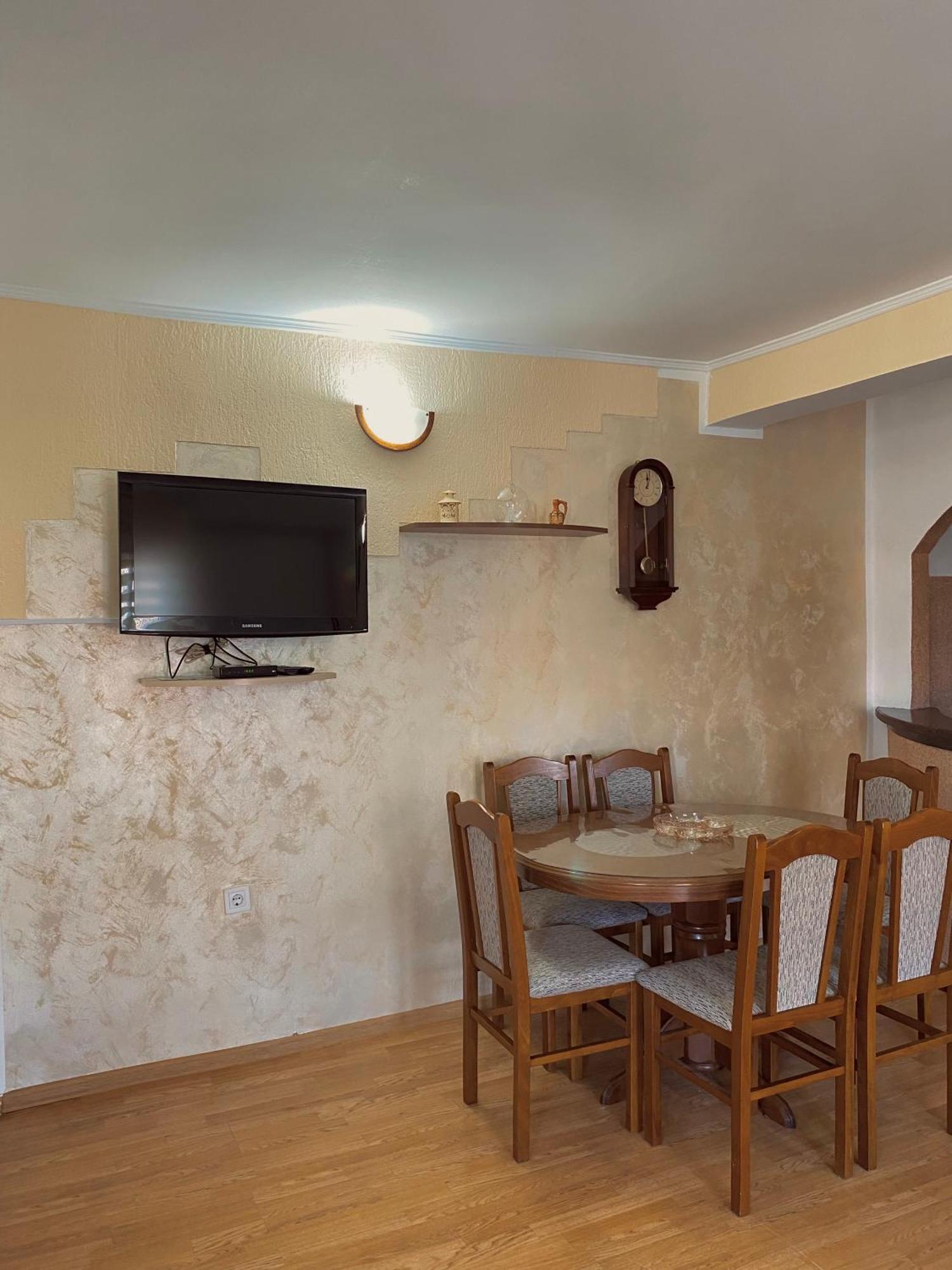 Apartman Konatar سيتينيي الغرفة الصورة